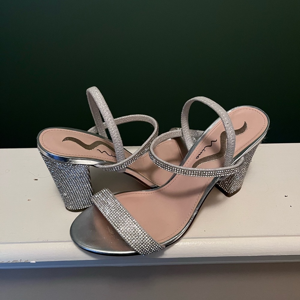 Statement heel